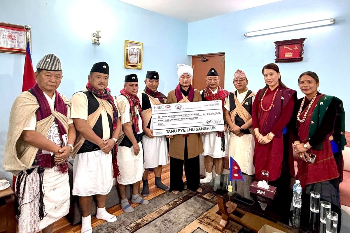 नेपालका बाढीपीडितलाई तमु प्ये ल्हु संघ यूकेले दियो २६ लाख ५० हजार